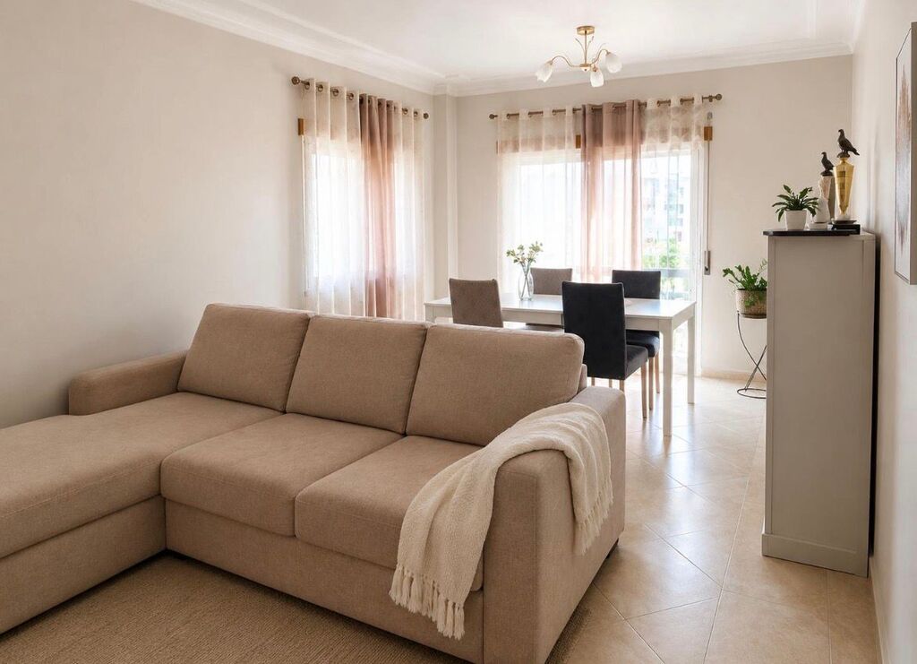 Apartment in Vila Franca de Xira - Image 2