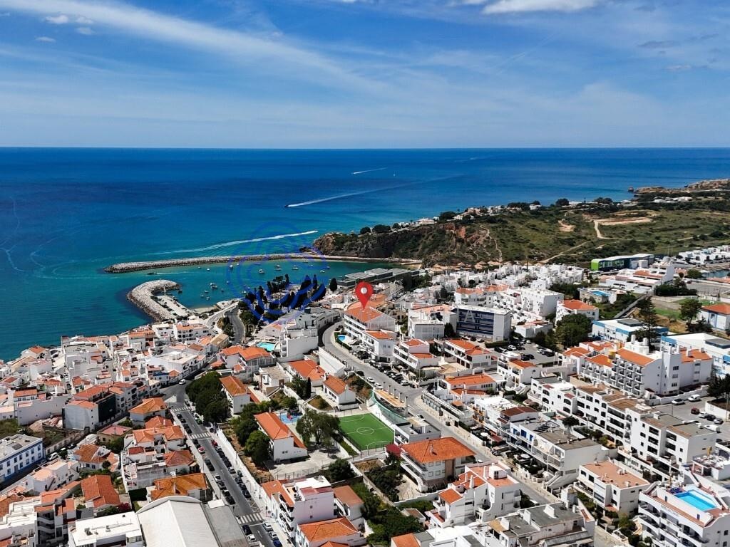 T1 renovado com vista para a Praia dos Pescadores