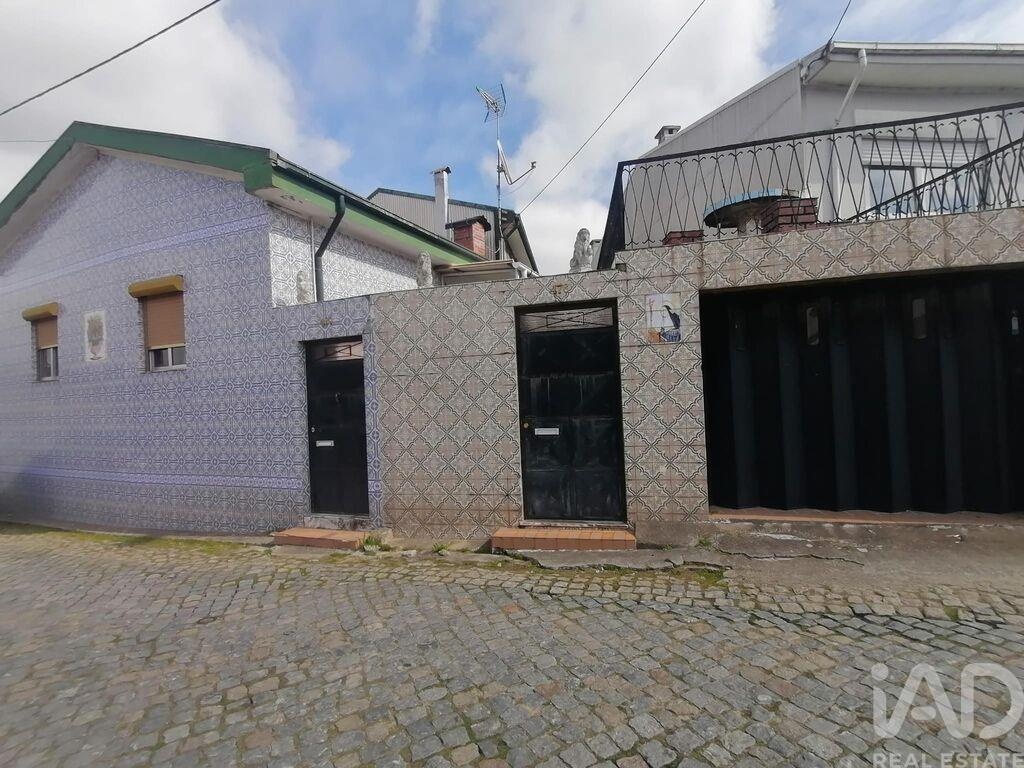 House in Aguas Santas - view 1