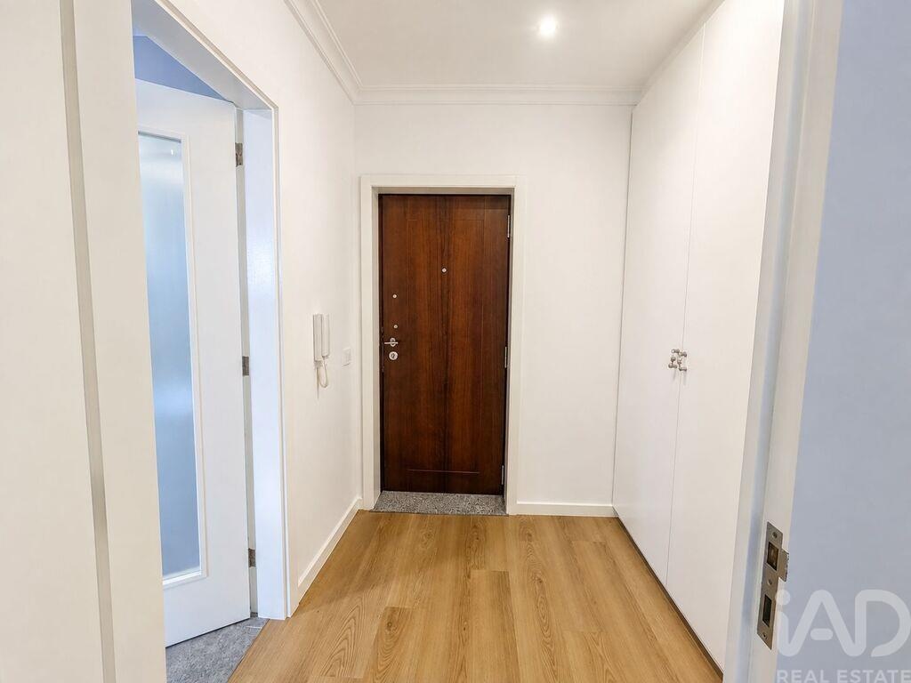 Apartment in Rio Tinto - Image 4