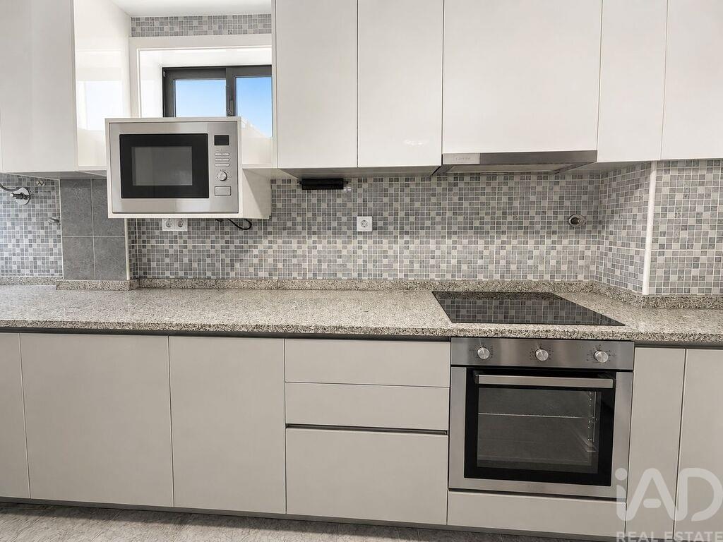 Apartment in Rio Tinto - Image 3