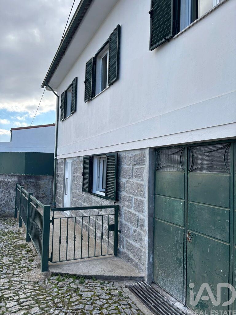 House in Gualtar - Image 3