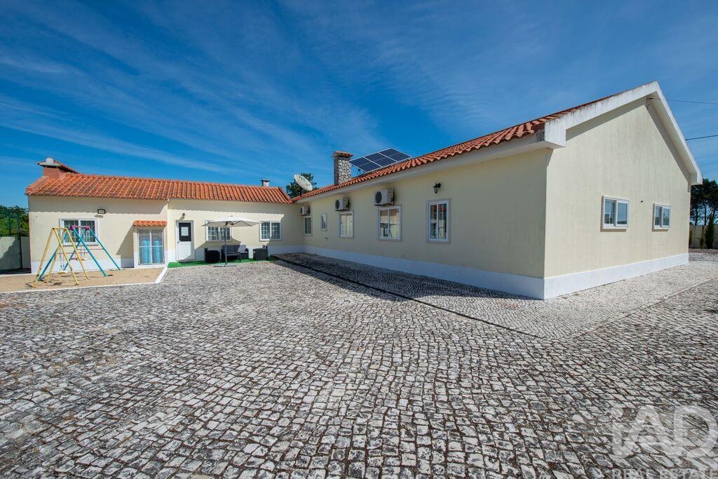 House in Quinta do Anjo - Image 5