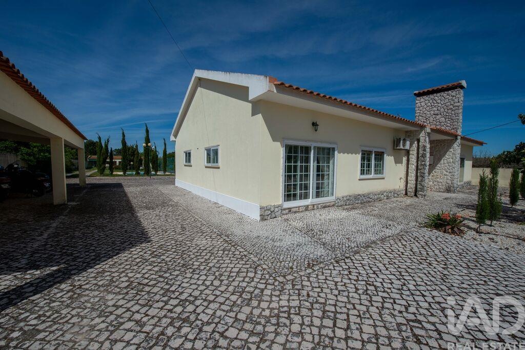 House in Quinta do Anjo - Image 4