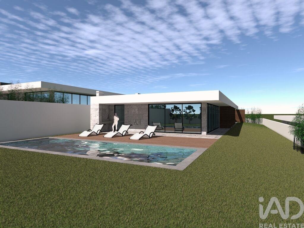 House in Evora de Alcobaca - view 1