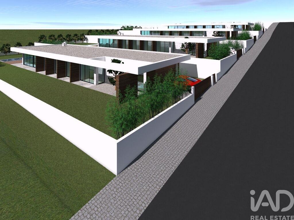 House in Evora de Alcobaca - Image 2