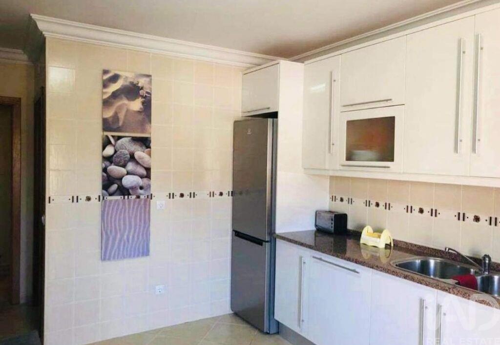 Apartment in Armacao de Pera - Image 4