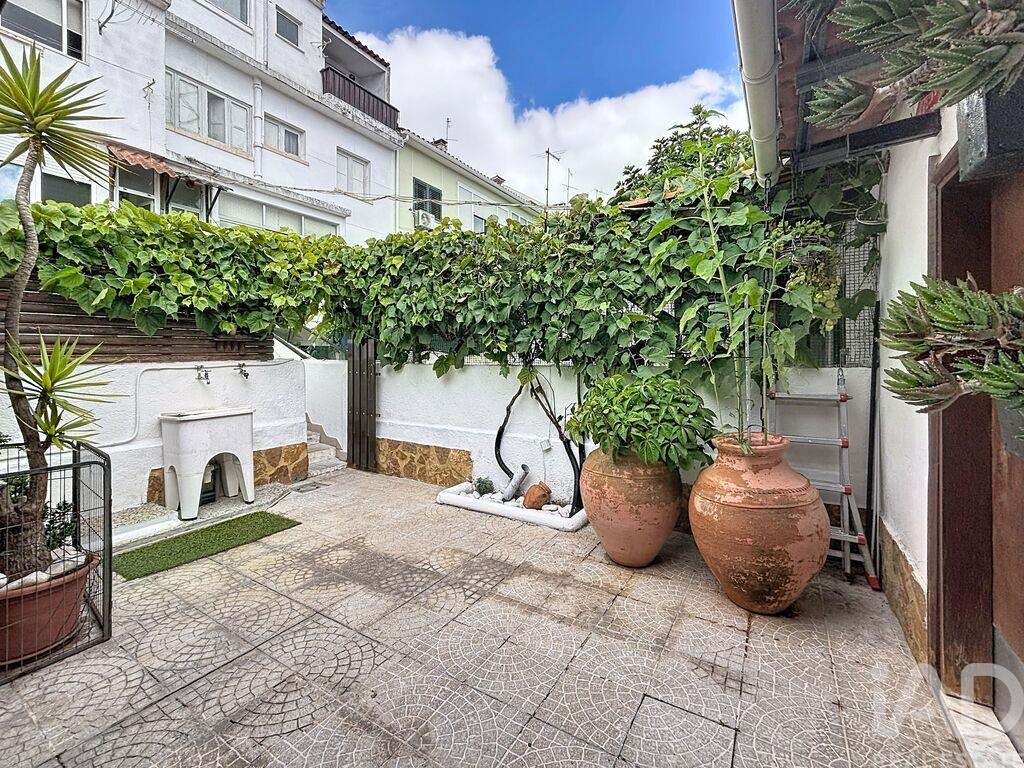 Apartment in Laranjeira - view 1