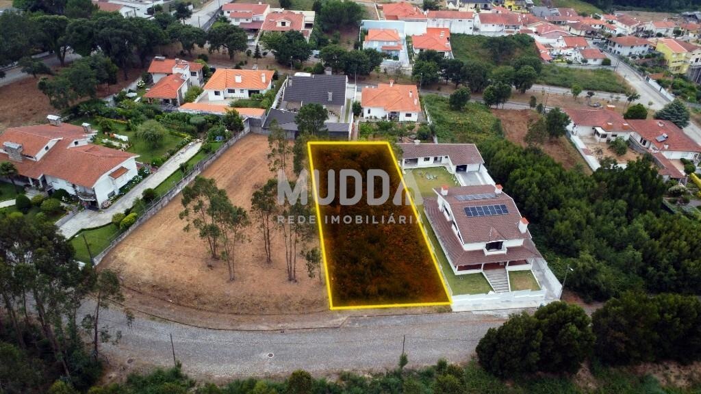 Excelente Terreno Urbano em Paços de Brandão