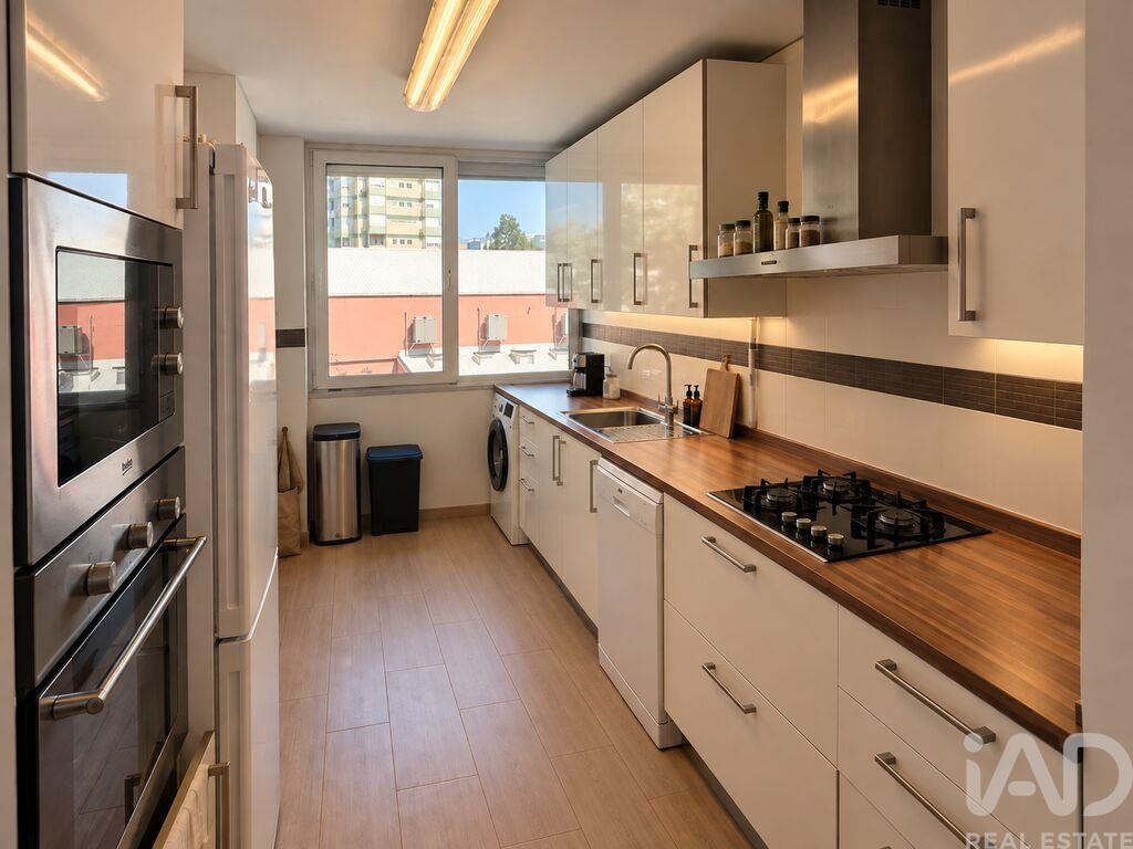 Apartment in Lumiar - Image 2