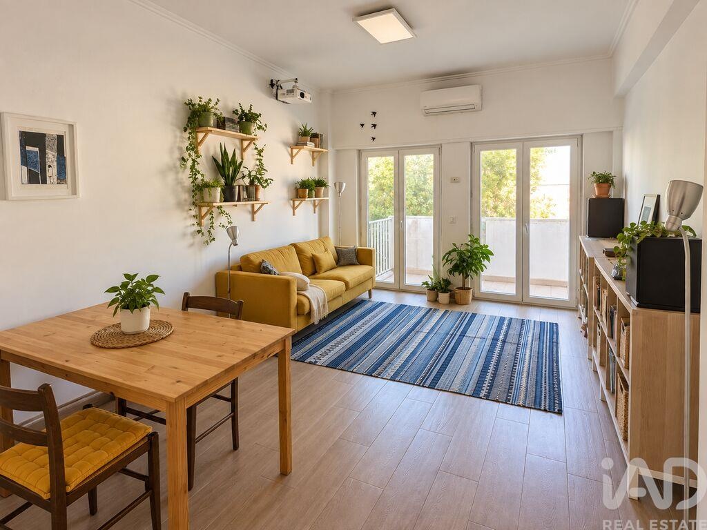 Apartment in Lumiar - view 1