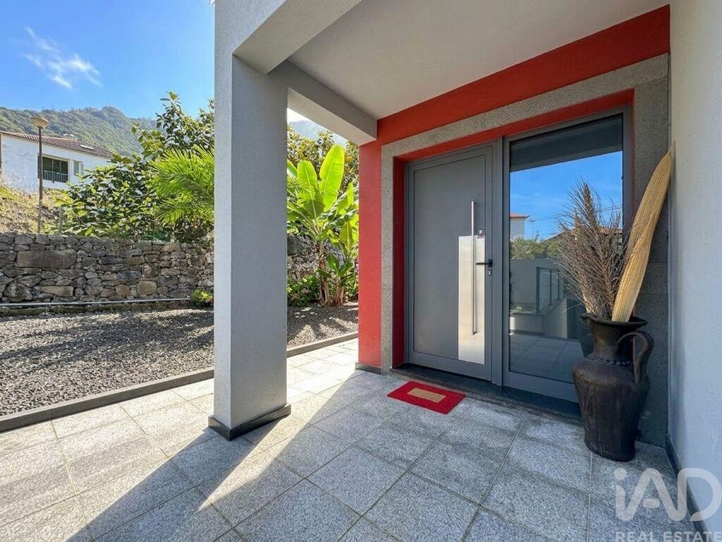 House in Ponta Delgada - Image 3