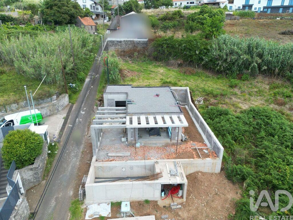 Land in Prazeres - Image 3