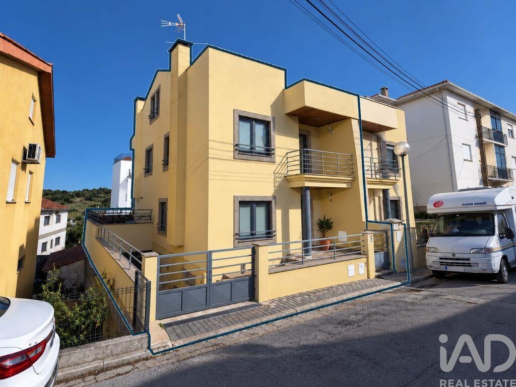 House in Couto do Mosteiro - view 1