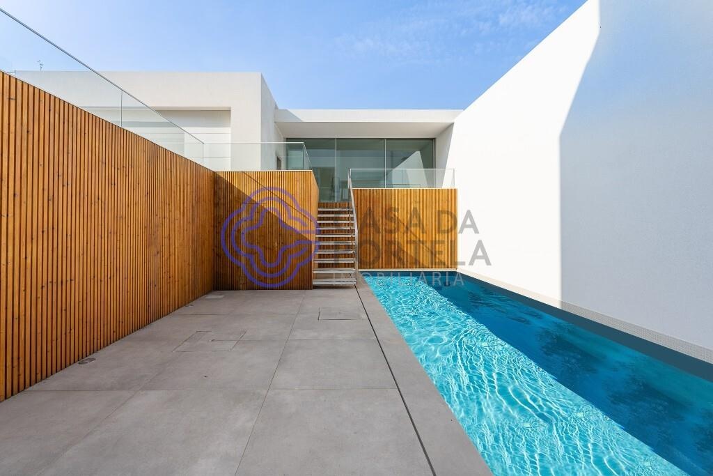 Luxury 4-bedroom villa with swimming pool, 400m from Salgueiros Beach – Vila Nova de Gaia