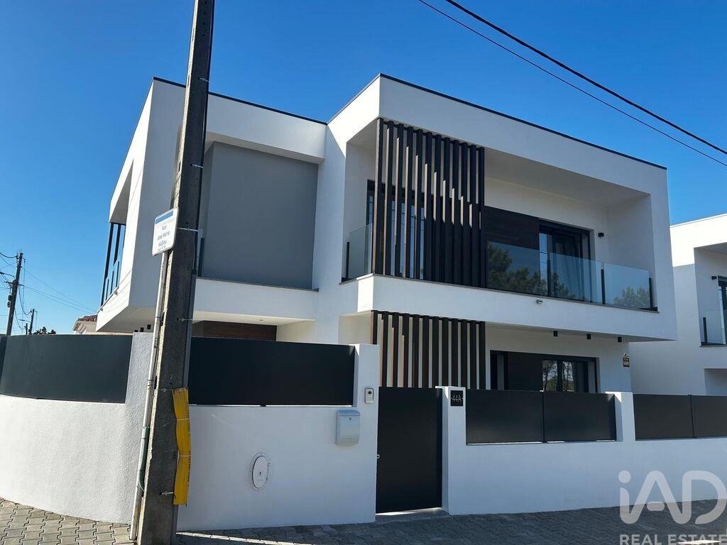 House in Fernao Ferro - view 1