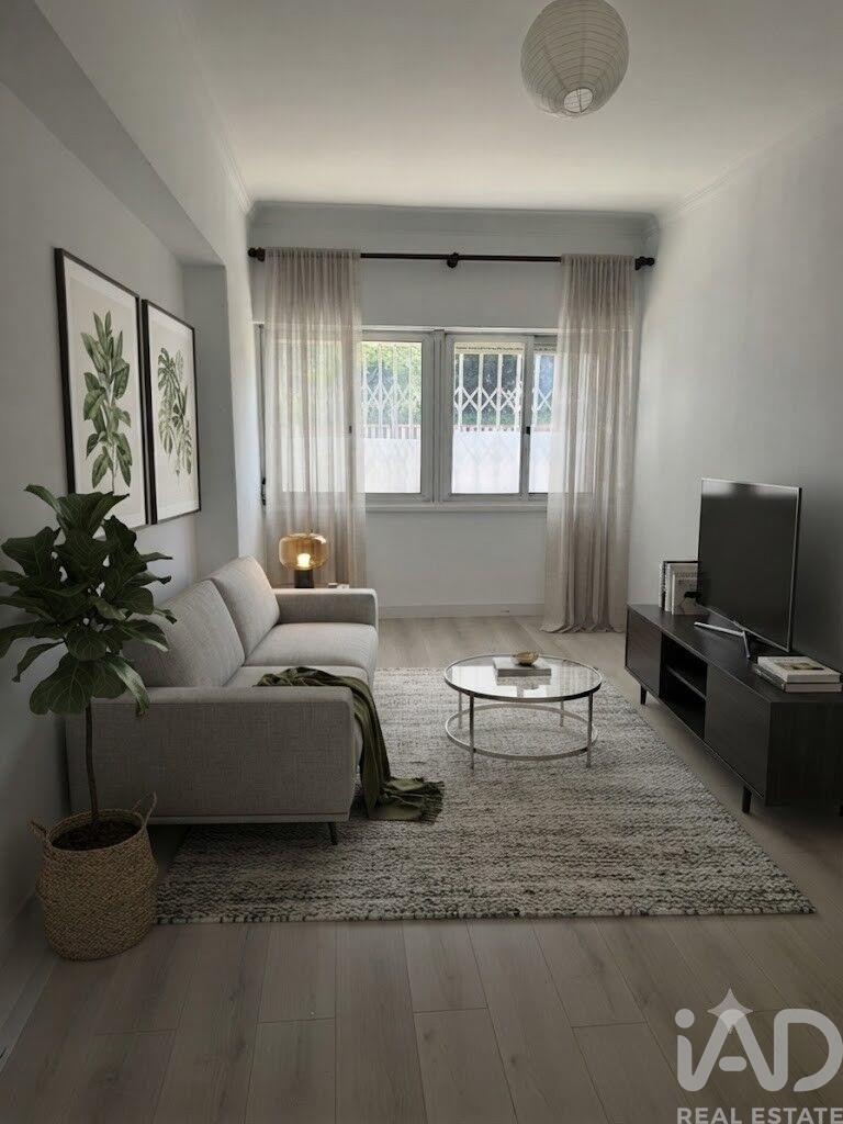 Apartment in Lumiar - view 1
