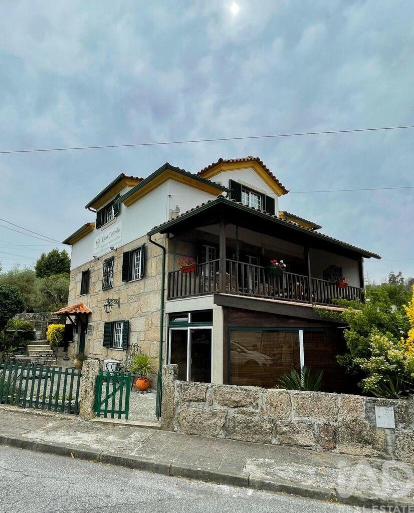 House in Canas de Senhorim - view 1