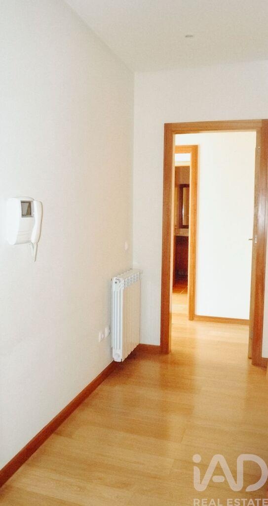 Apartment in Santa Maria da Feira - Image 3