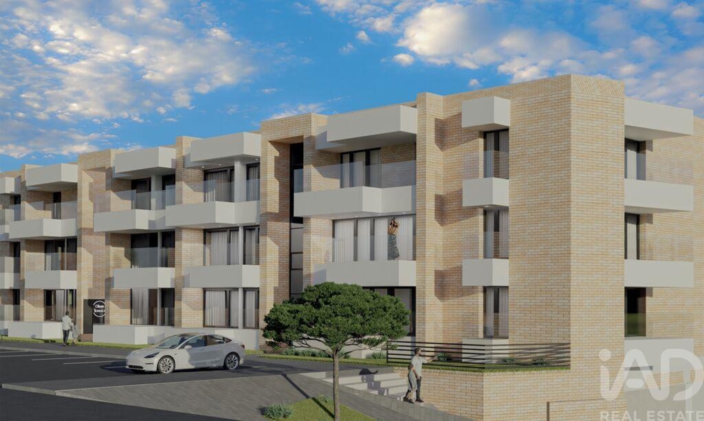 Apartment in Santo Antonio dos Olivais - view 1