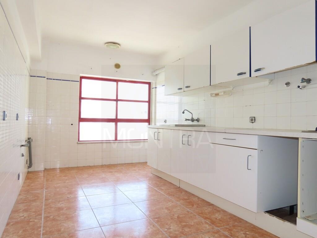 T 3 (76 m2) OPORTUNIDADE NEGÓCIO BOM INVESTIMENTO, RENDIMENTO