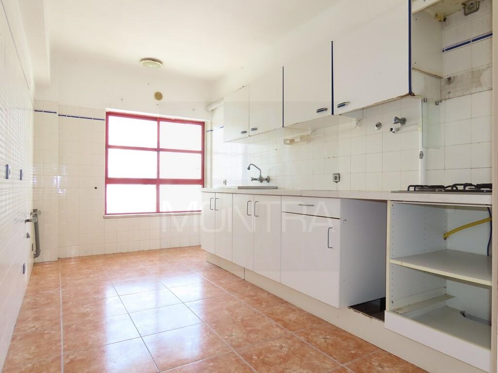 T 3 (76 m2) OPORTUNIDADE NEGÓCIO BOM INVESTIMENTO, RENDIMENTO