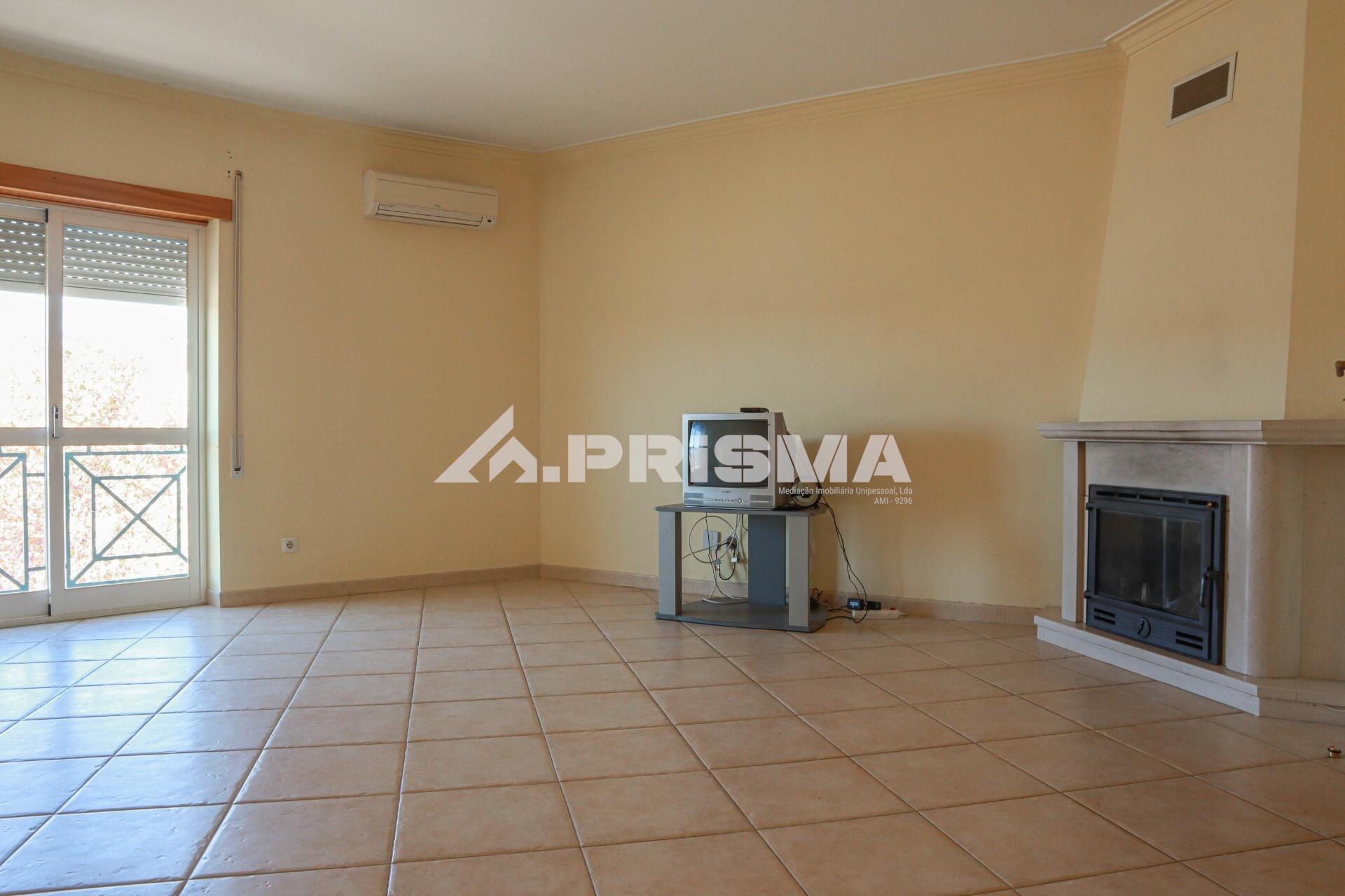 Magnificent 3 bedroom apartment with garage for sale in Castelo Branco