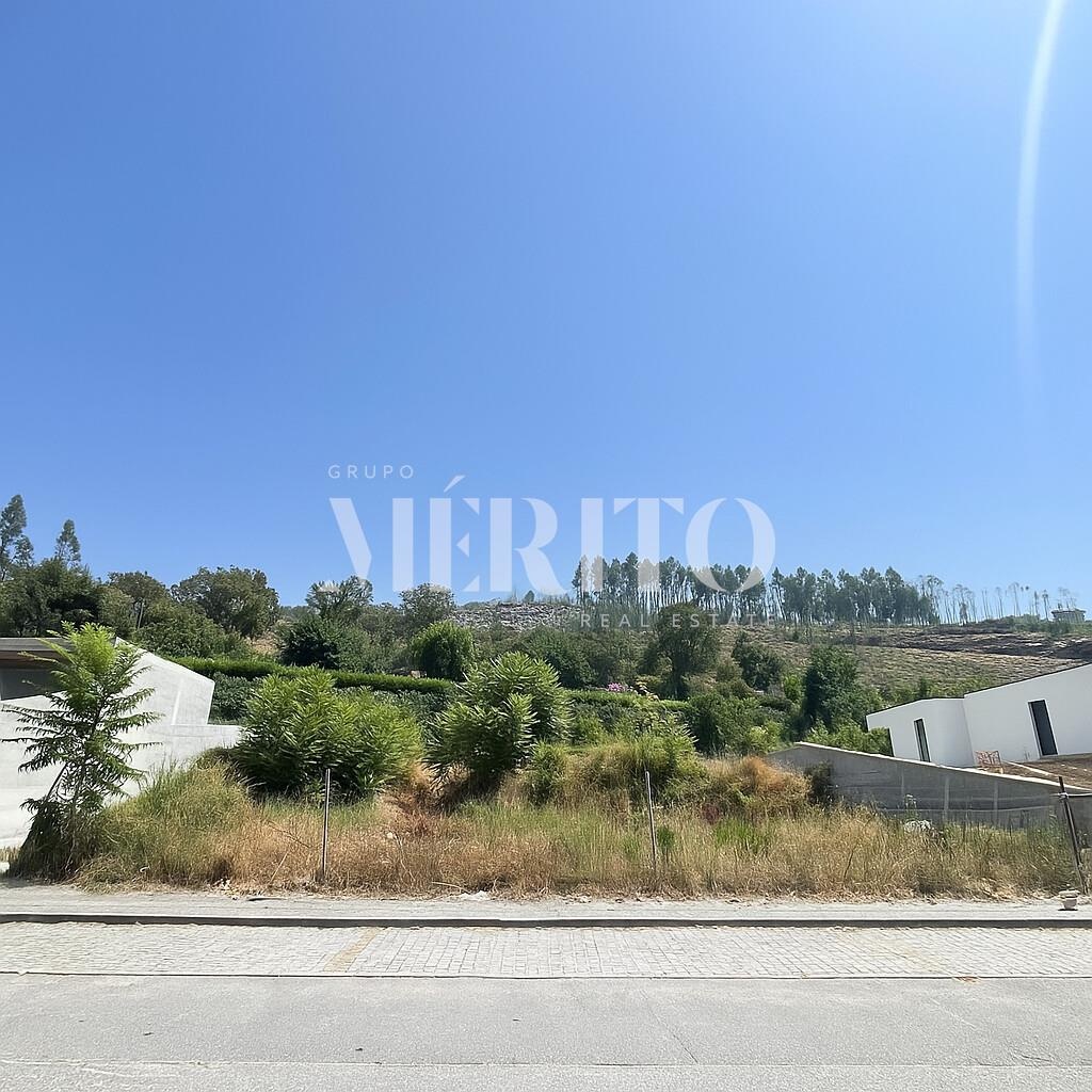 Land for sale in Guimarães, Portugal — €120,000